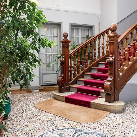 Passy Spacieux 2 Balcon Apartamento