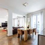 Appartement Passy Spacieux 2 Balcon Parijs